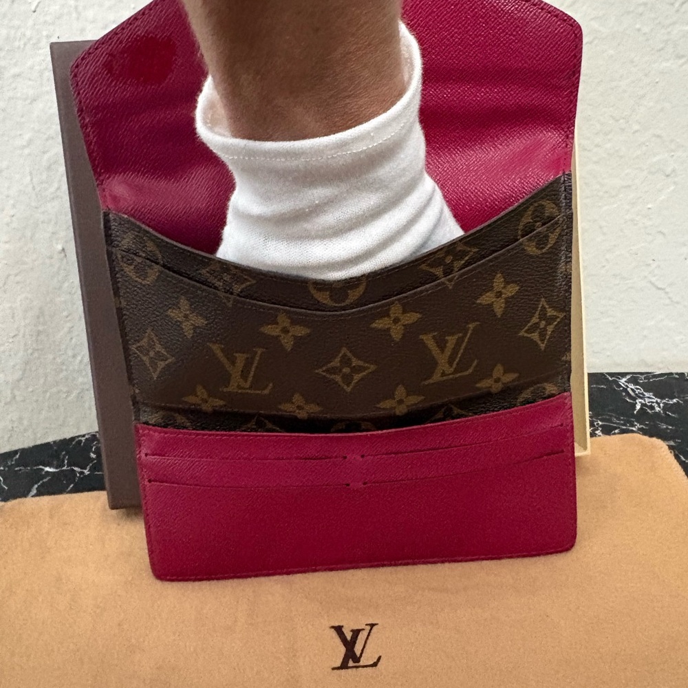 AUTH Louis Vuitton Emilie Wallet in Fuschia Great Pre-Loved Conition with COA! - Picture 11 of 12